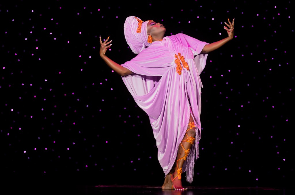 Burlesque Queendom with Foxy Lexxi&nbsp;Brown